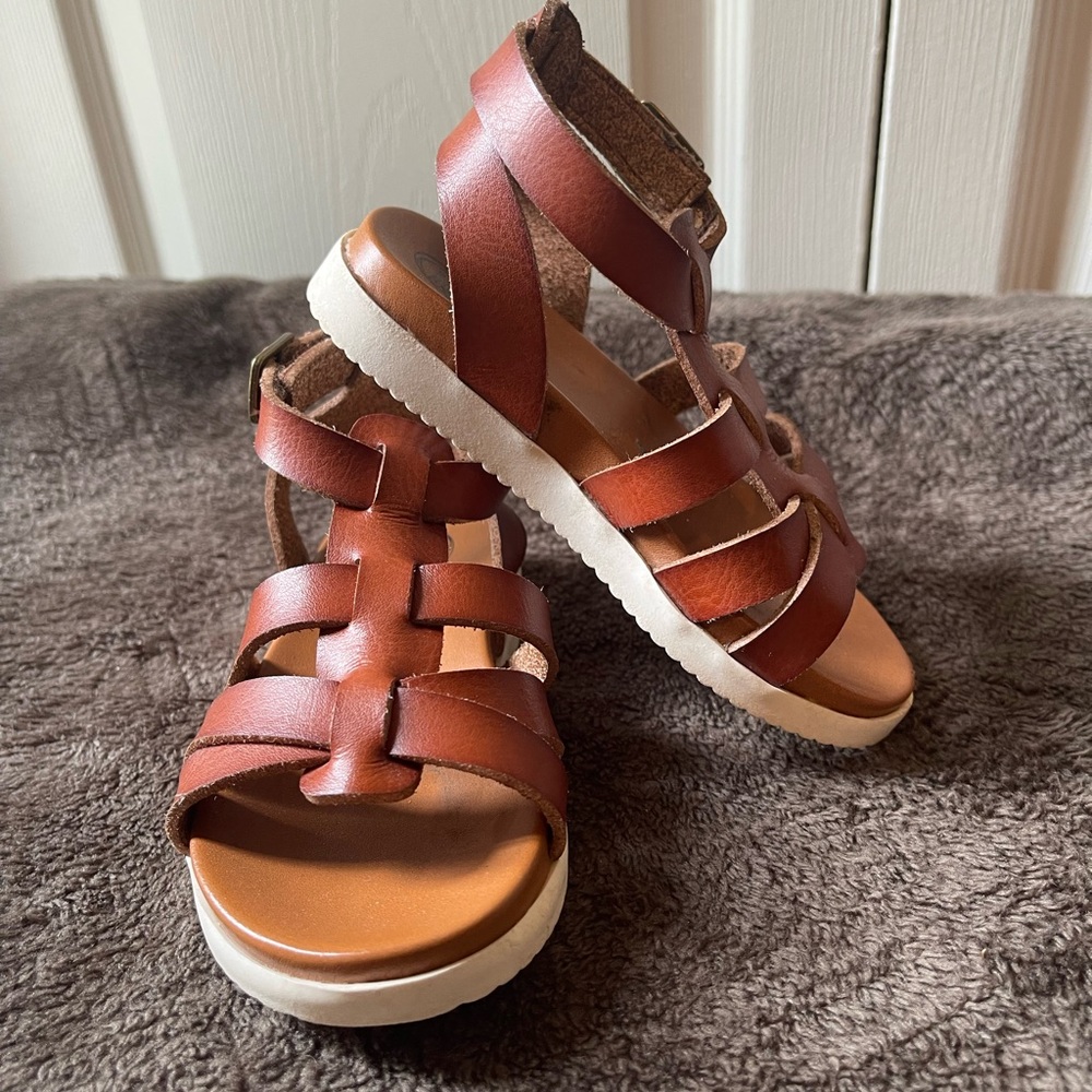 Size 7 Baby Girls Gladiator Sandal w/Velcro Closure